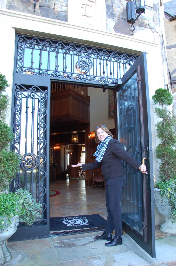 longview come into our world original