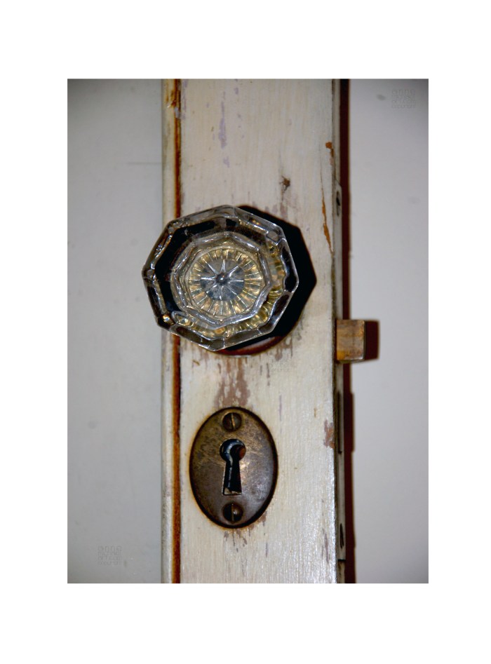 DSC_0024door lock crystal knob copyright